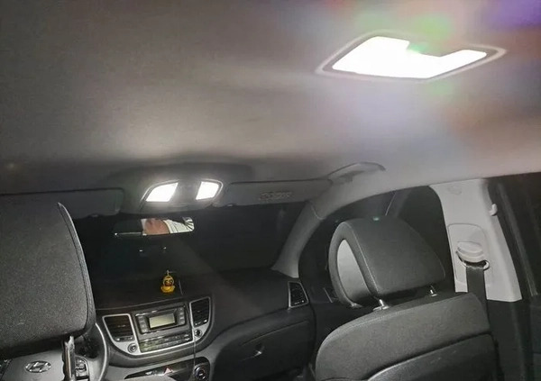 Hyundai Tucson cena 58500 przebieg: 198400, rok produkcji 2016 z Piaski małe 277